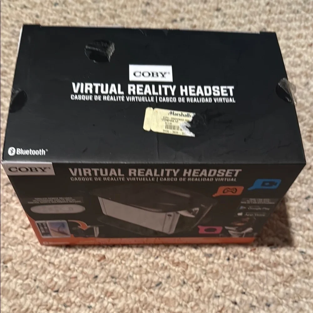 Black Virtual Reality Headset to be used with phone, Brand new in Box -